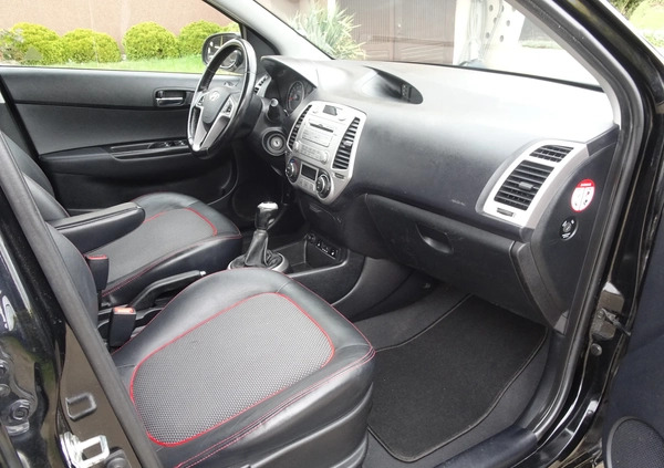 Hyundai i20 cena 13700 przebieg: 184500, rok produkcji 2009 z Zabłudów małe 121